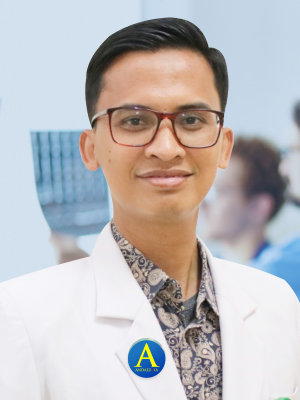 Dr. dr. Omat Rachmat Hasbullah,. SpOT(K) Spine